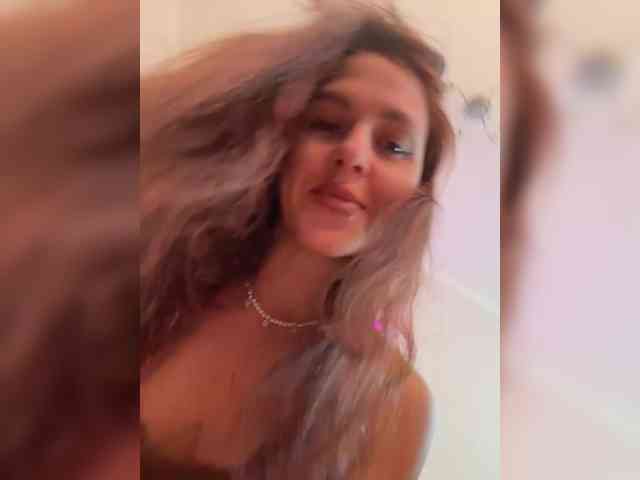 SHAWTY420 webcam