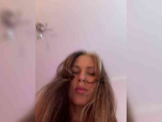 SHAWTY420 webcam