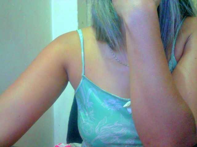 Celestee-1 live cam on BongaCams