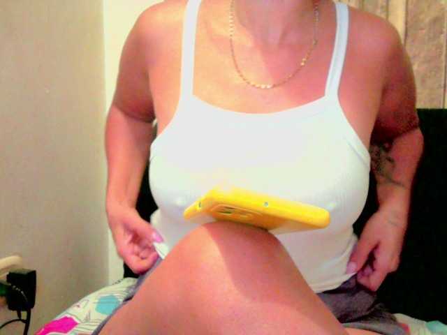 Celestee-1 live cam on BongaCams