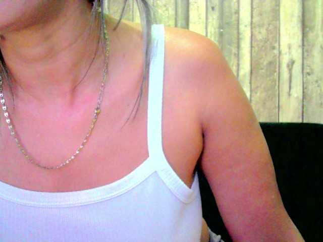 Celestee-1 live cam on BongaCams