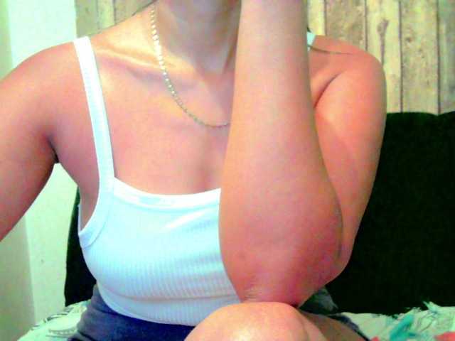 Celestee-1 live cam on BongaCams