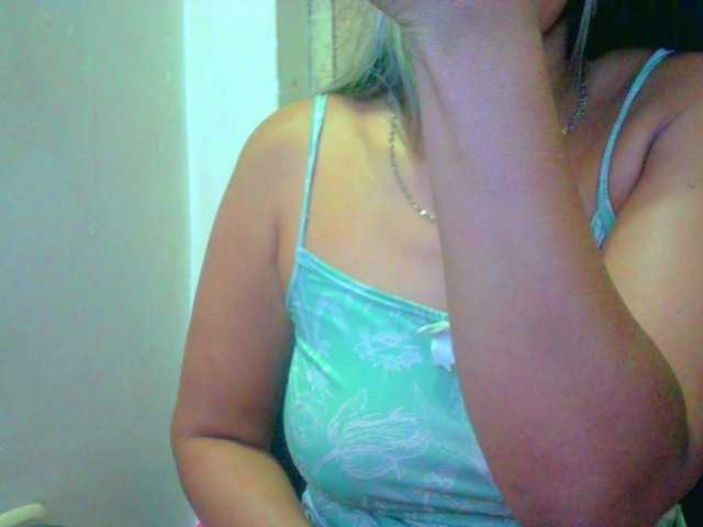 Celestee-1 live cam on BongaCams