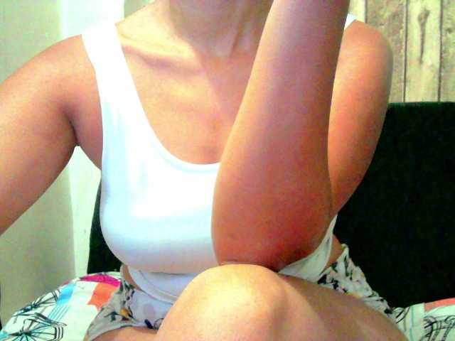 Celestee-1 live cam on BongaCams