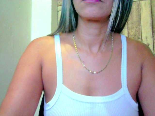 Celestee-1 live cam on BongaCams