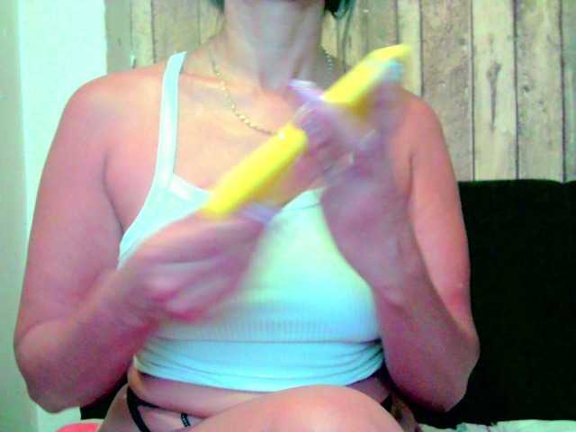 Celestee-1 live cam on BongaCams