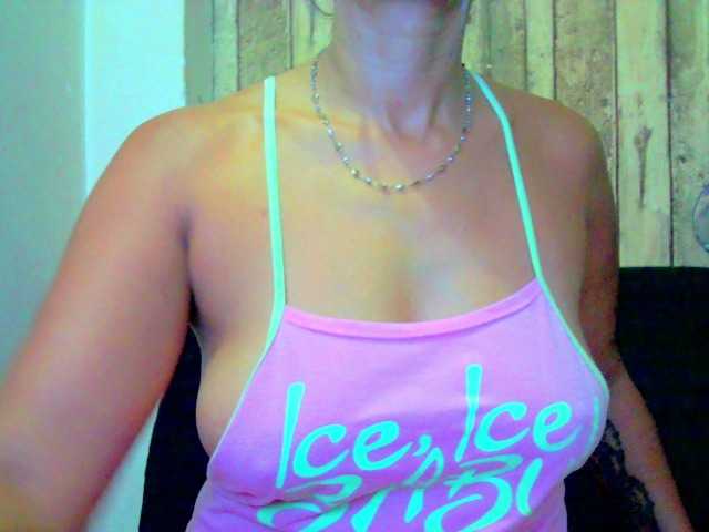 Celestee-1 live cam on BongaCams