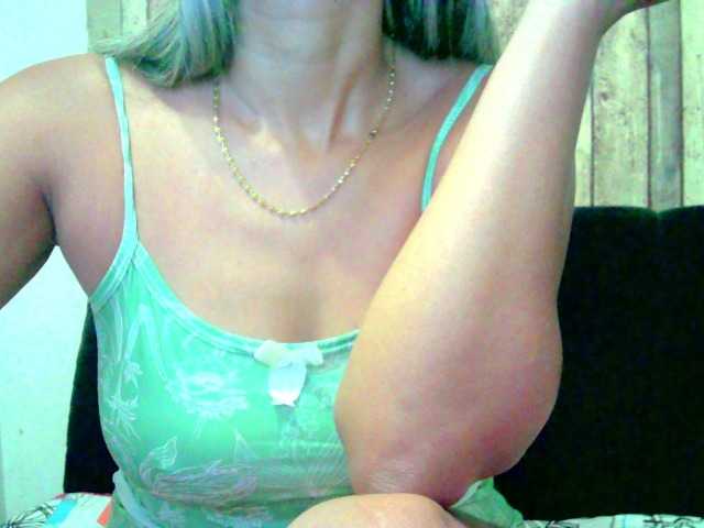 Celestee-1 live cam on BongaCams
