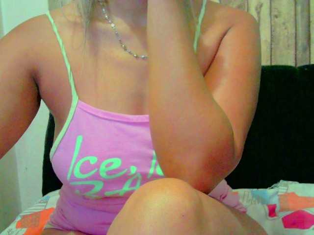 Celestee-1 live cam on BongaCams