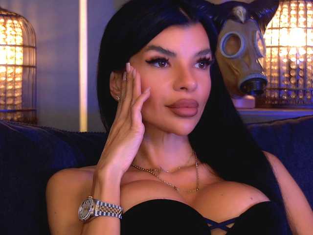 EleniaDevons live cam on BongaCams