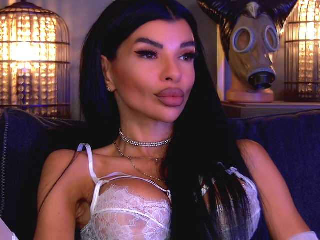 EleniaDevons live cam preview