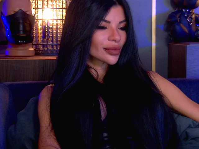 EleniaDevons live cam on BongaCams
