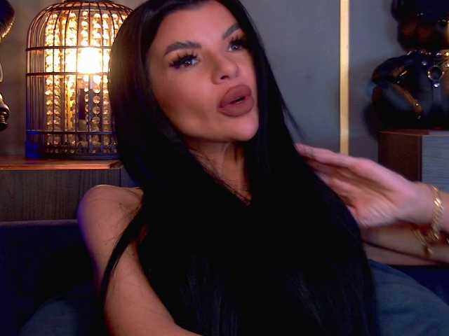 EleniaDevons's BongaCams show and profile