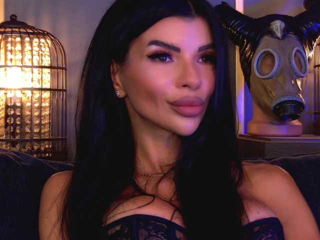 EleniaDevons live cam on BongaCams