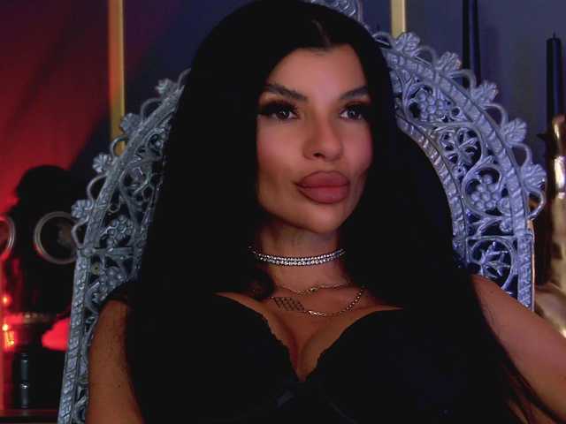 EleniaDevons live cam on BongaCams