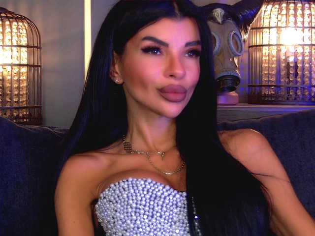 EleniaDevons live cam preview