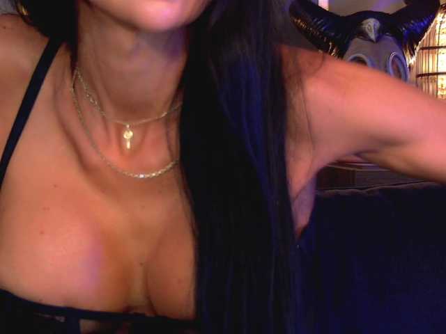 EleniaDevons
