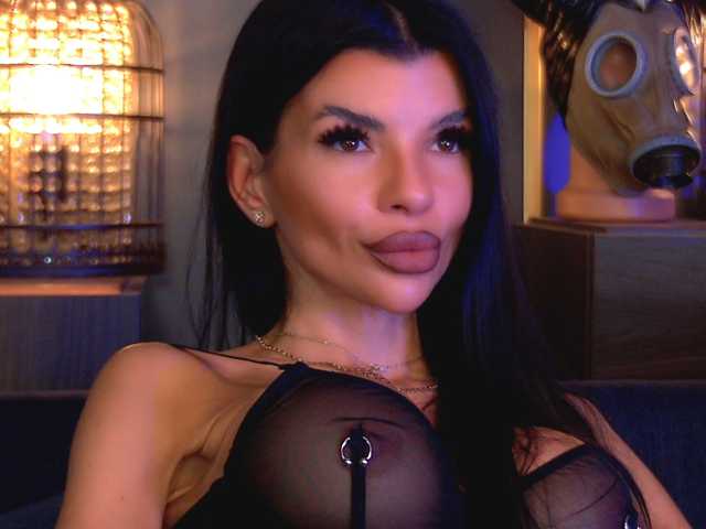 EleniaDevons live cam on BongaCams