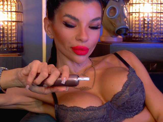 EleniaDevons