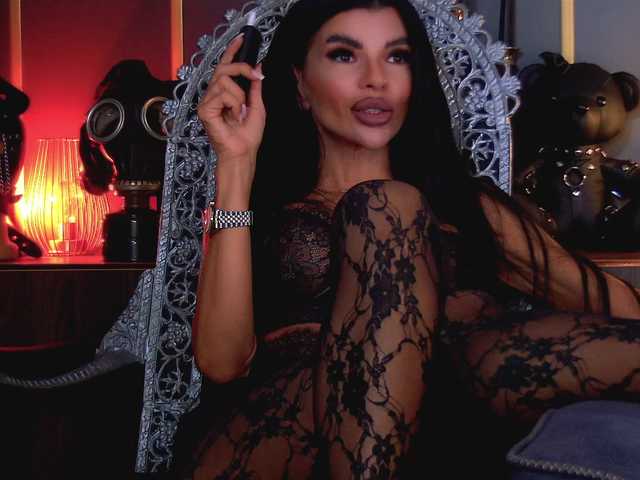 EleniaDevons live cam on BongaCams