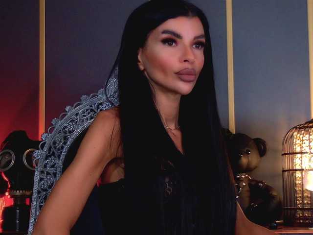 EleniaDevons live cam on BongaCams