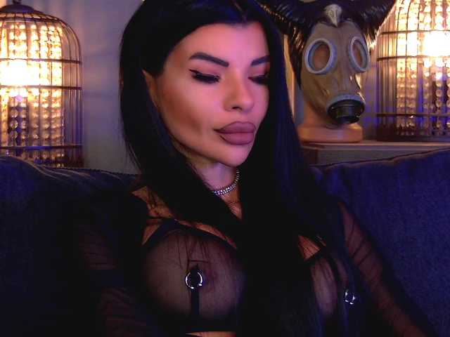 EleniaDevons live cam preview