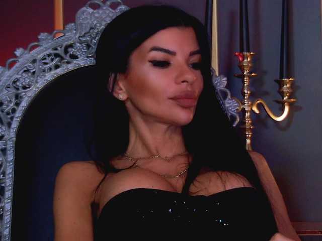 Sex chat gratuit in direct cu EleniaDevons pe BongaCams