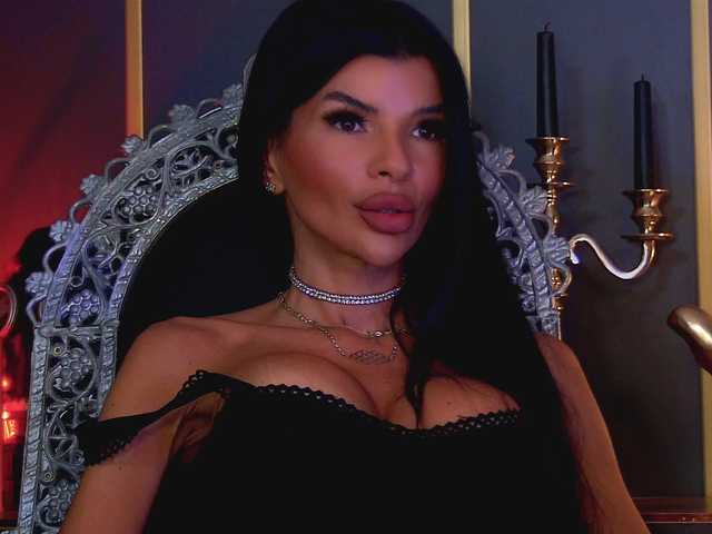 EleniaDevons live cam on BongaCams