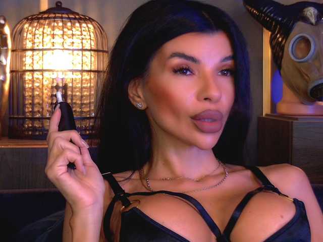 EleniaDevons