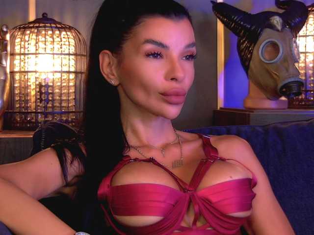 EleniaDevons