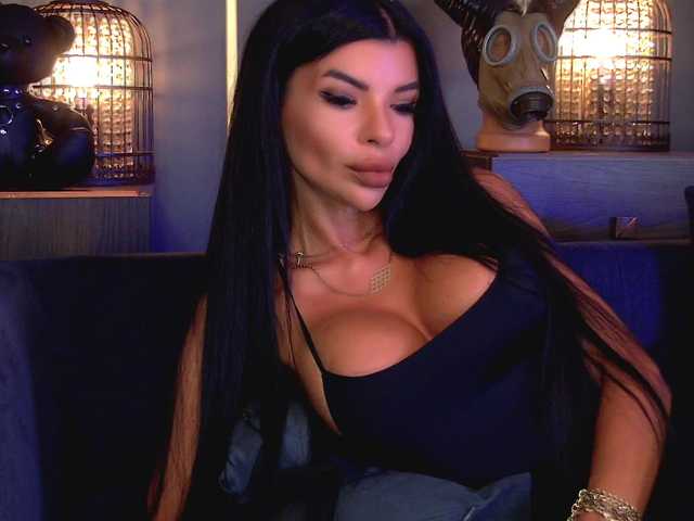 EleniaDevons Live Cam pe BongaCams