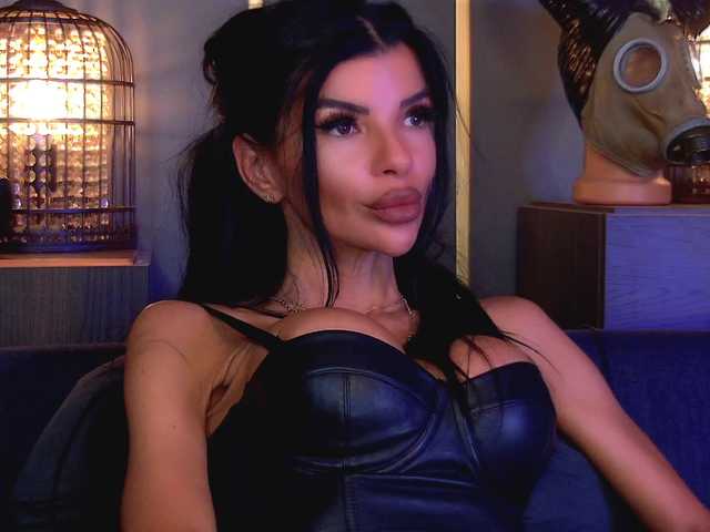 EleniaDevons