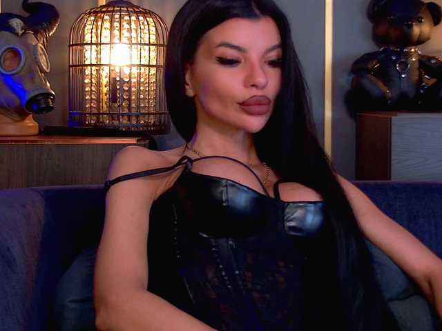 Sex chat gratuit in direct cu EleniaDevons pe BongaCams