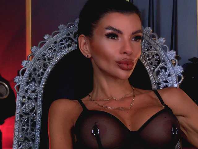 Sex chat gratuit in direct cu EleniaDevons pe BongaCams
