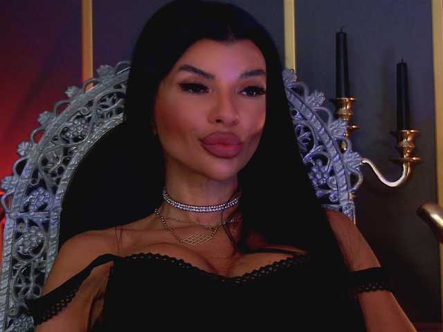 EleniaDevons live cam on BongaCams
