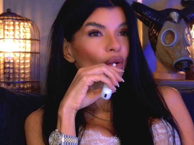 EleniaDevons live cam on BongaCams