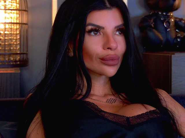 Sex chat gratuit in direct cu EleniaDevons pe BongaCams