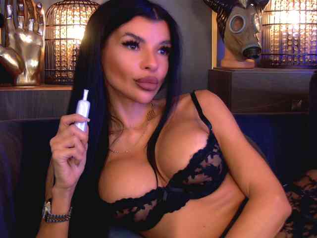 EleniaDevons