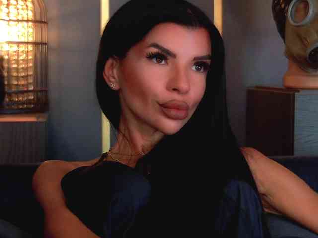 EleniaDevons webcam