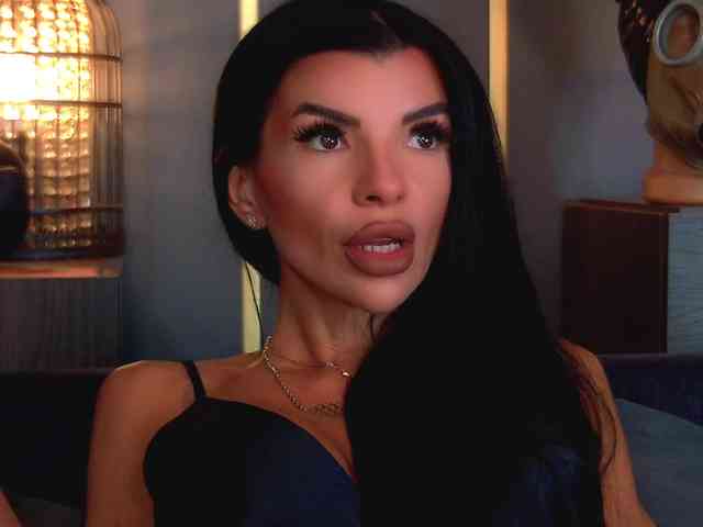 EleniaDevons webcam