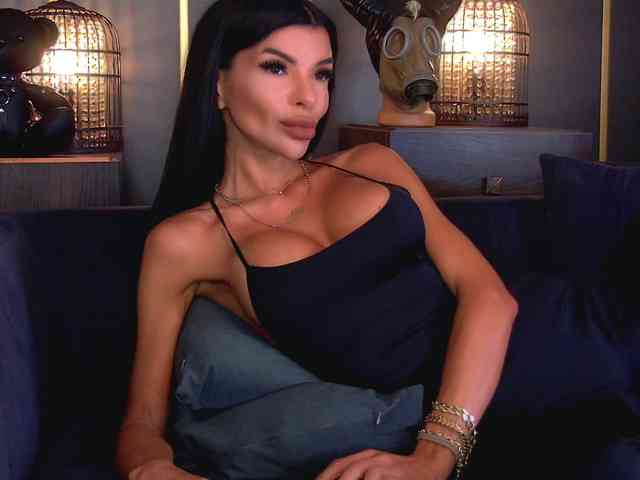 EleniaDevons