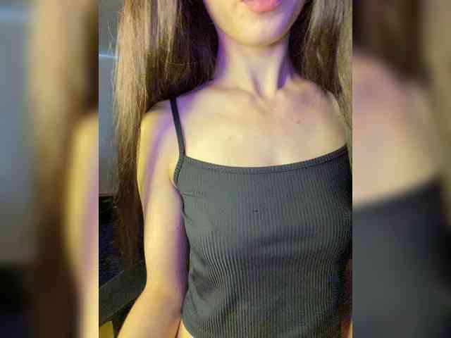 Lili_Pink webcam