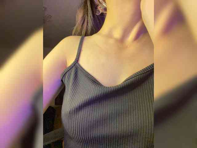 Lili_Pink webcam