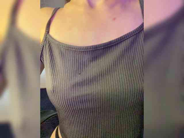Lili_Pink webcam