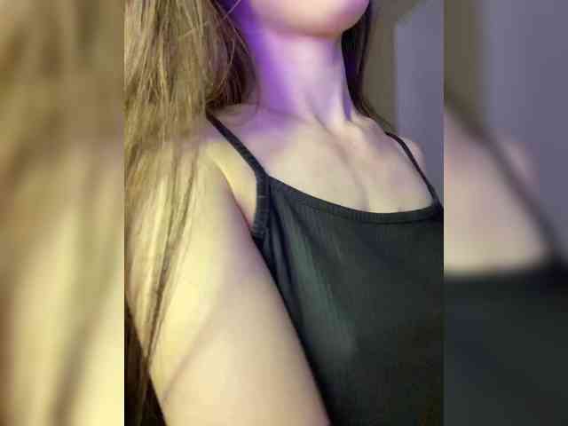 Lili_Pink webcam
