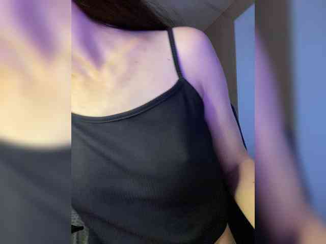 Lili_Pink webcam