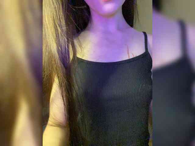 Lili_Pink webcam