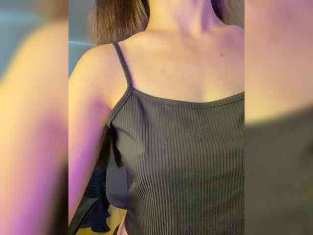 Lili_Pink webcam