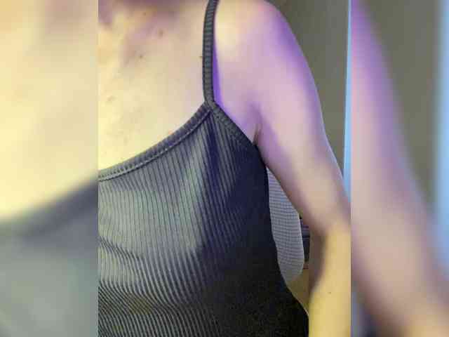 Lili_Pink webcam