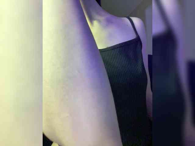 Lili_Pink webcam